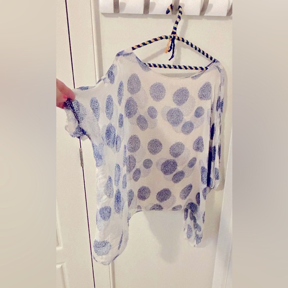 Silk batwing style top - Picture 2 of 6